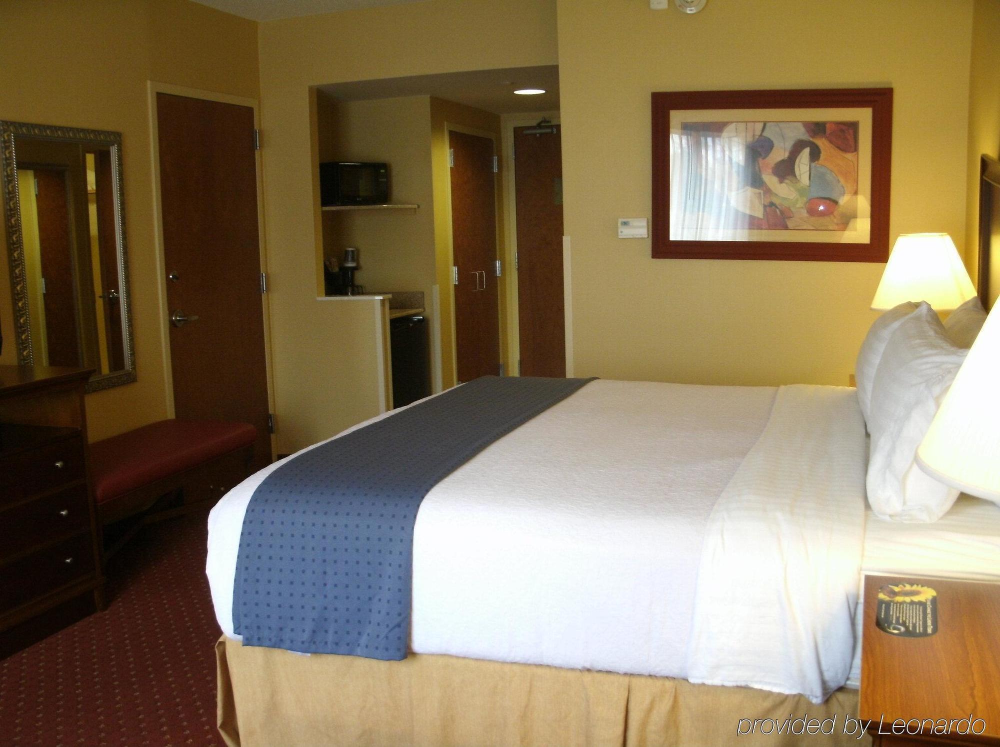Holiday Inn Rocky Mount I-95 @ Us 64 By Ihg מראה חיצוני תמונה