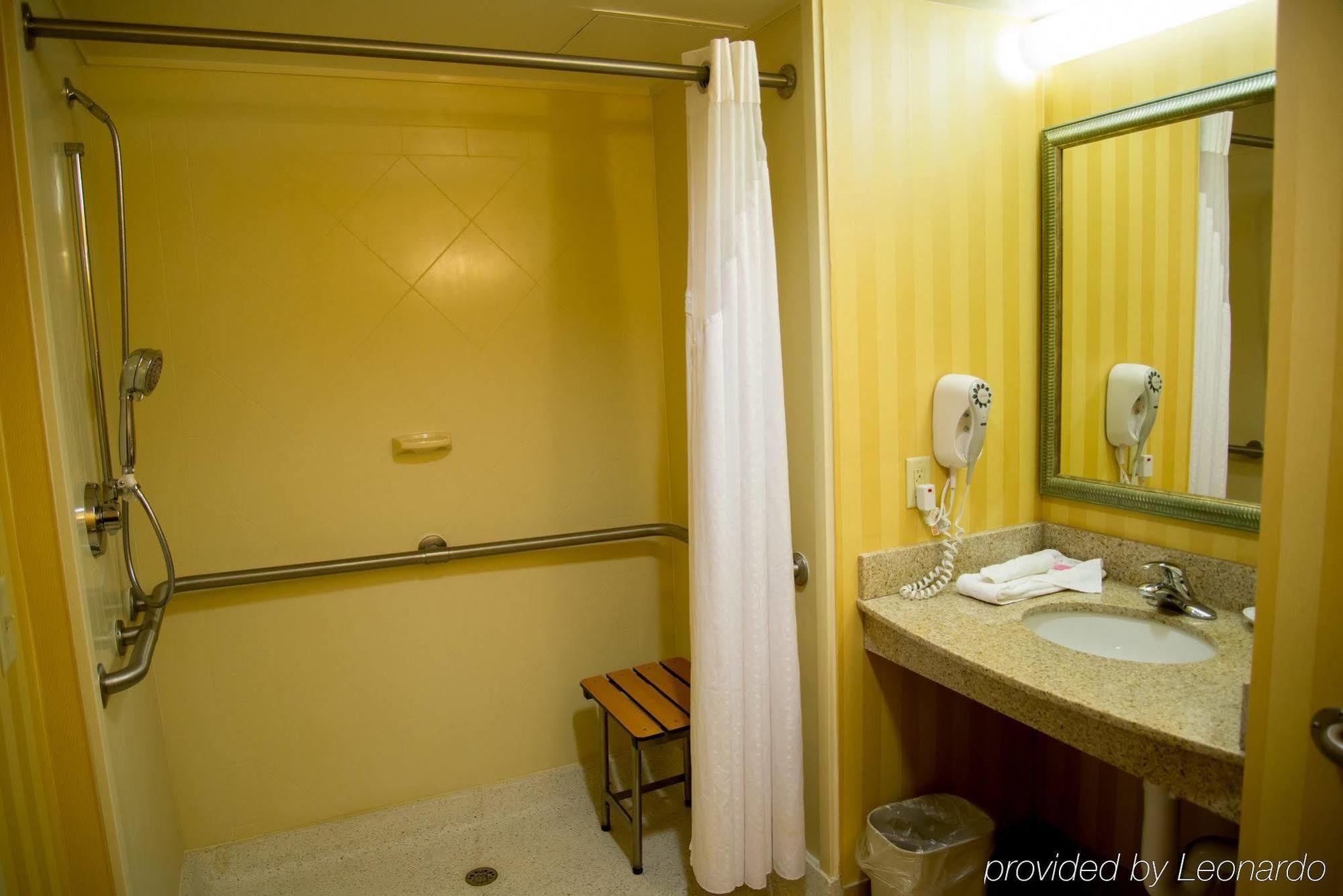 Holiday Inn Rocky Mount I-95 @ Us 64 By Ihg מראה חיצוני תמונה